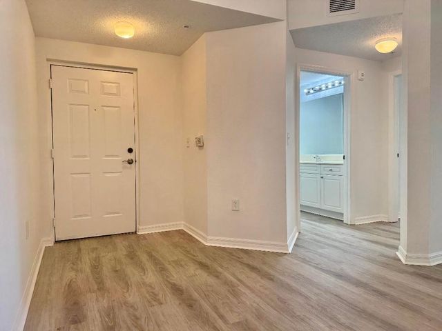 2725 Anzio Court 304, Palm Beach Gardens, FL 33410