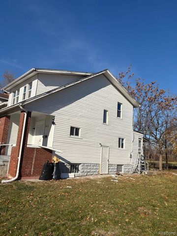 66 W Montana Street, Highland Park, MI 48203