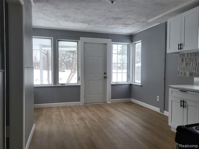 66 W Montana Street, Highland Park, MI 48203