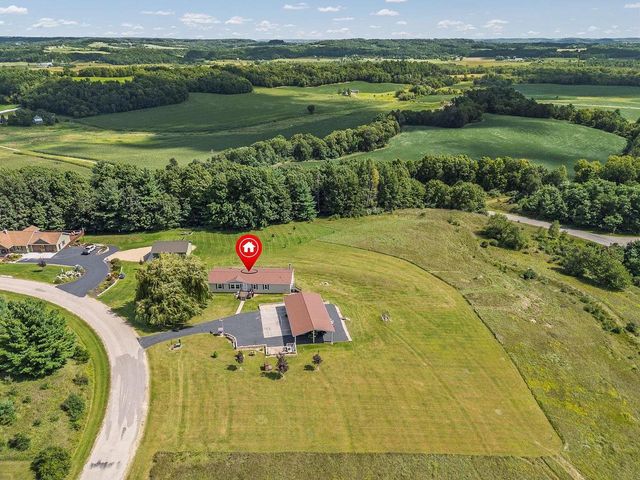 S1162 Dutch Hollow Mound Court, La Valle, WI 53941