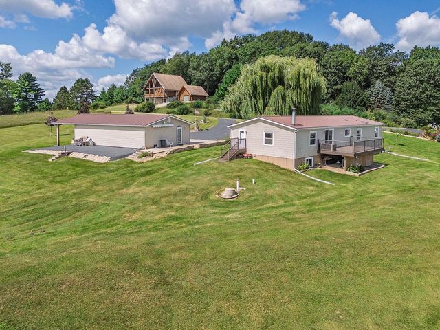 S1162 Dutch Hollow Mound Court, La Valle, WI 53941