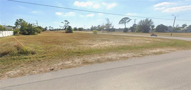 1217 Skyline BLVD, Cape Coral, FL 33991