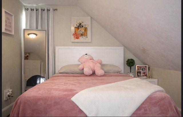 35 Larch St, New Bedford, MA 02740