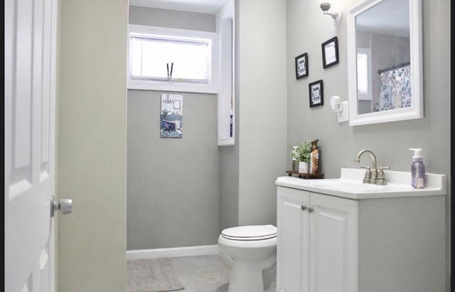 35 Larch St, New Bedford, MA 02740