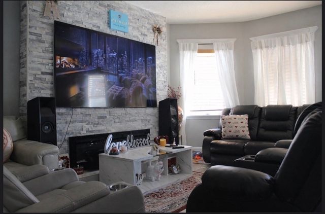 35 Larch St, New Bedford, MA 02740