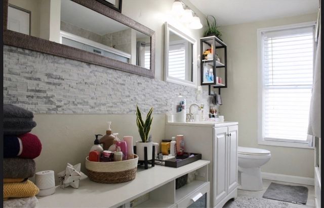 35 Larch St, New Bedford, MA 02740