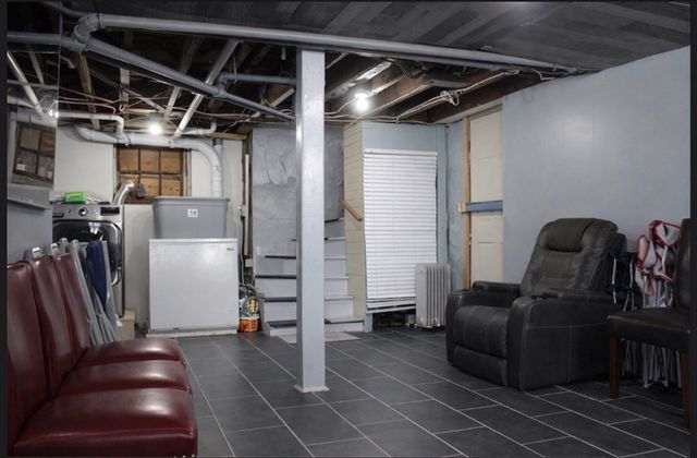 35 Larch St, New Bedford, MA 02740