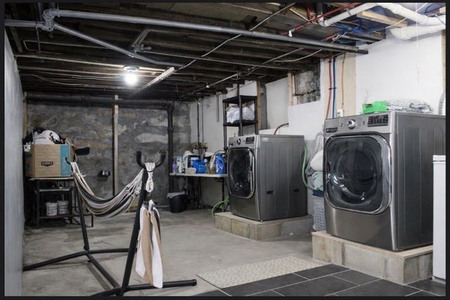 35 Larch St, New Bedford, MA 02740