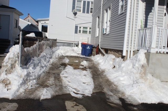 35 Larch St, New Bedford, MA 02740