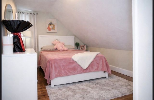 35 Larch St, New Bedford, MA 02740