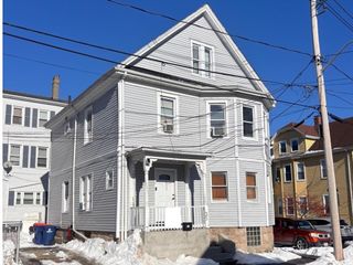35 Larch St, New Bedford, MA 02740
