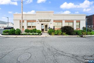 20 Woodridge Avenue, Hackensack, NJ 07601