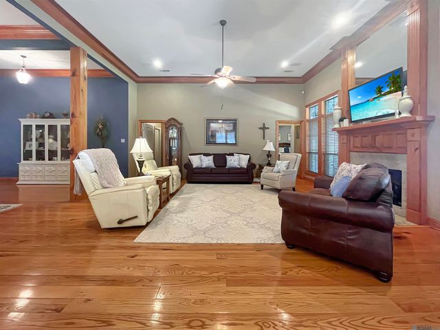 10313 Magnolia Blossom Ave, Greenwell Springs, LA 70739