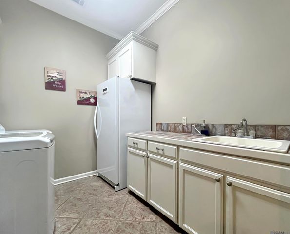 10313 Magnolia Blossom Ave, Greenwell Springs, LA 70739