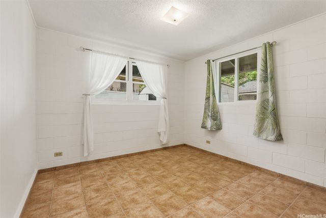 1223 Neal Avenue, Wahiawa, HI 96786