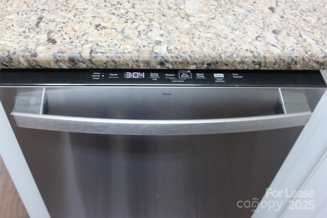 2715 Old Ironside Drive, Charlotte, NC 28213