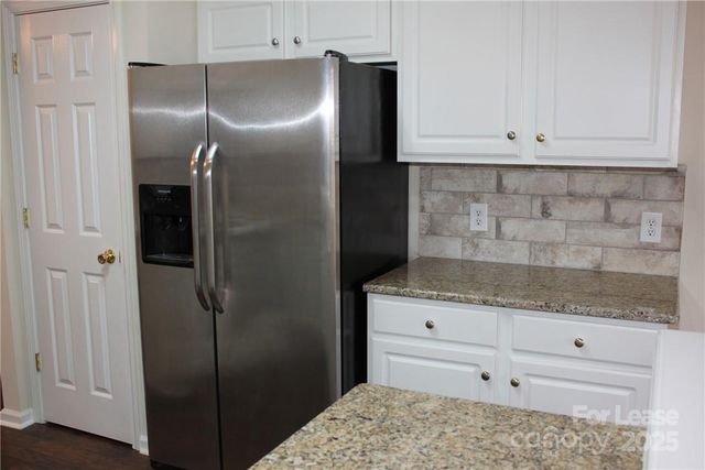 2715 Old Ironside Drive, Charlotte, NC 28213