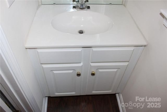 2715 Old Ironside Drive, Charlotte, NC 28213