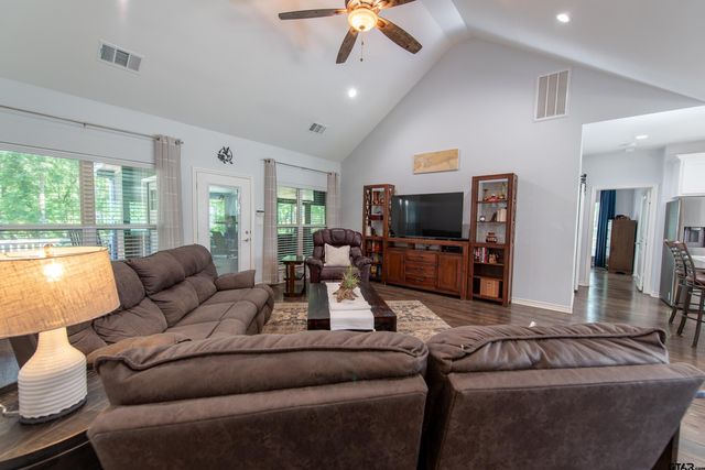 411 Sterling Shores Dr, Scroggins, TX 75480