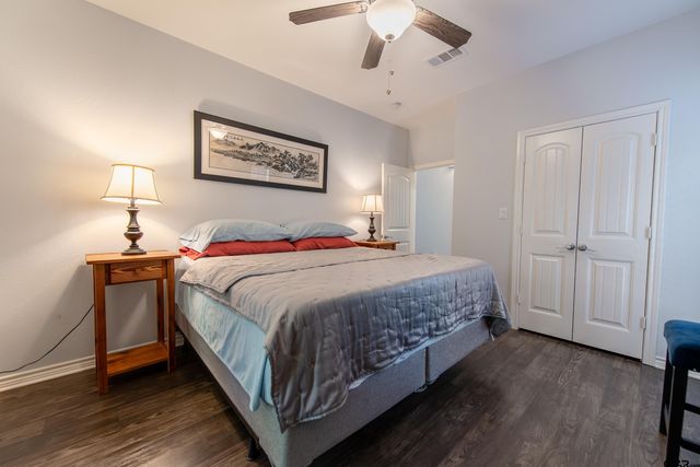 411 Sterling Shores Dr, Scroggins, TX 75480