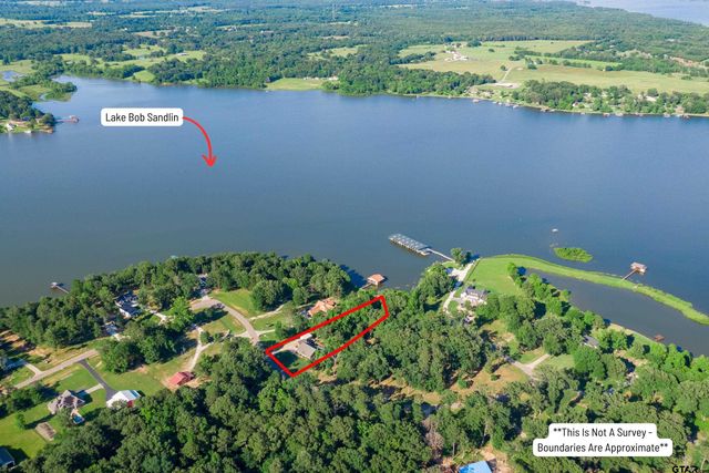 411 Sterling Shores Dr, Scroggins, TX 75480