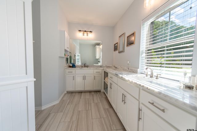 411 Sterling Shores Dr, Scroggins, TX 75480