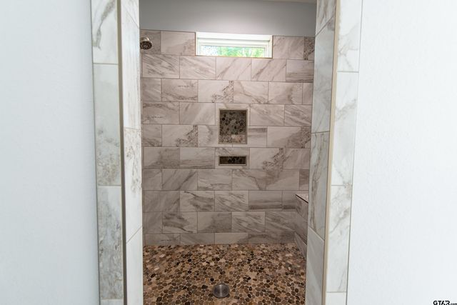 411 Sterling Shores Dr, Scroggins, TX 75480