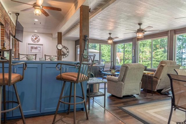 411 Sterling Shores Dr, Scroggins, TX 75480