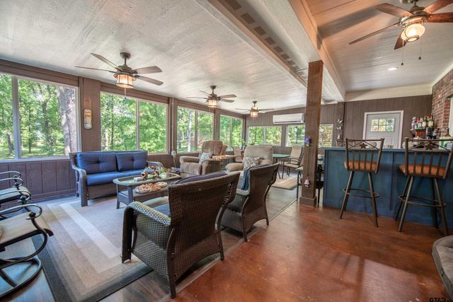 411 Sterling Shores Dr, Scroggins, TX 75480