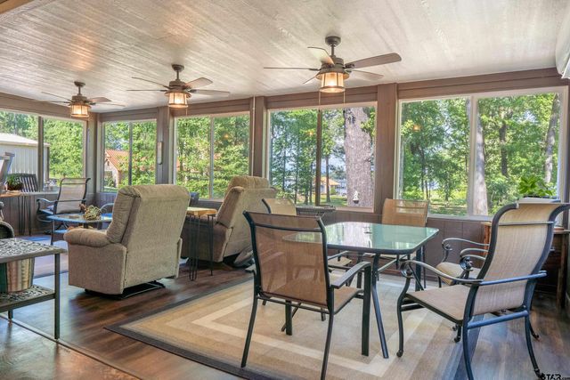 411 Sterling Shores Dr, Scroggins, TX 75480