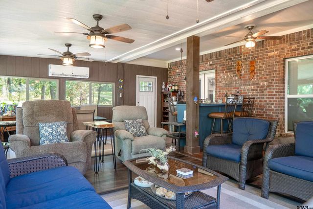 411 Sterling Shores Dr, Scroggins, TX 75480