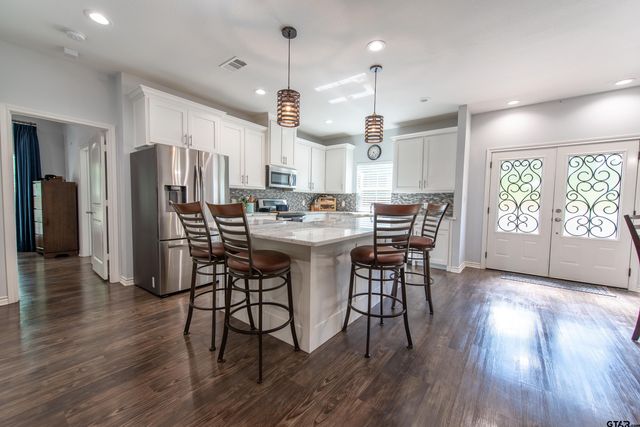 411 Sterling Shores Dr, Scroggins, TX 75480