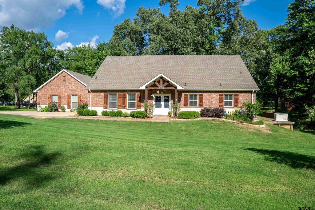 411 Sterling Shores Dr, Scroggins, TX 75480