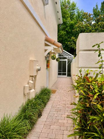 262 Fortuna Drive, Palm Beach Gardens, FL 33410