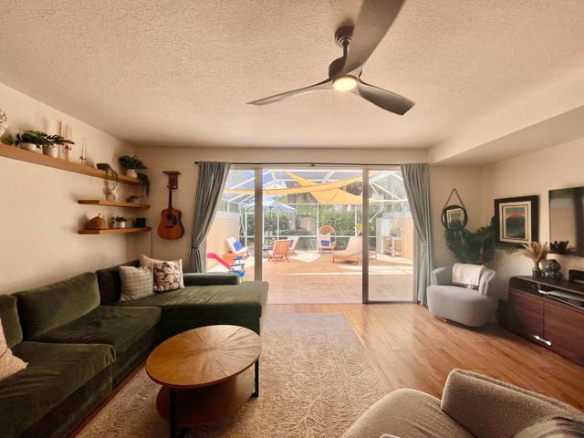 262 Fortuna Drive, Palm Beach Gardens, FL 33410