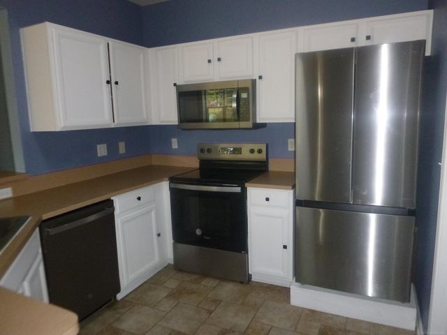 13196 Canopy Drive, Sterling Heights, MI 48313
