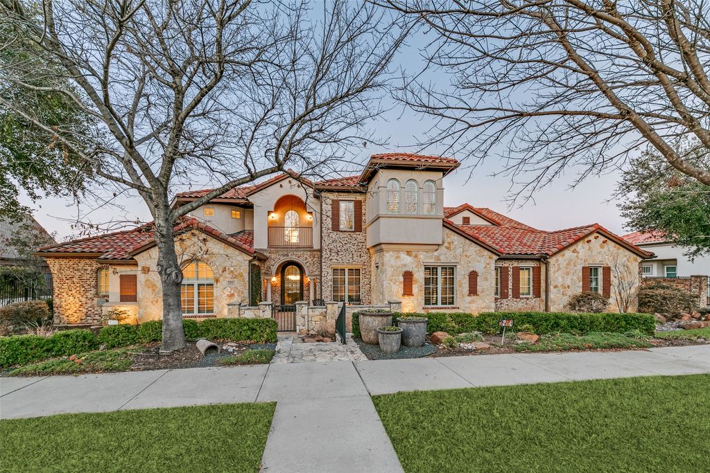 2417 Hollow Hill Lane, Lewisville, TX 75056