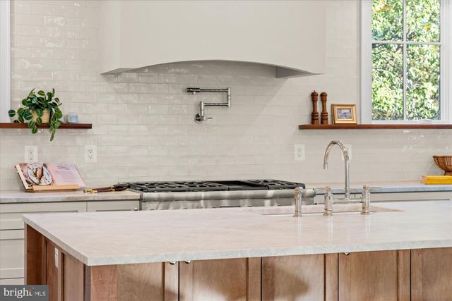 14 W BELLEFONTE AVE, Alexandria, VA 22301