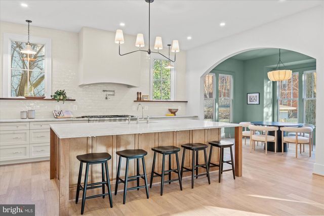 14 W BELLEFONTE AVE, Alexandria, VA 22301