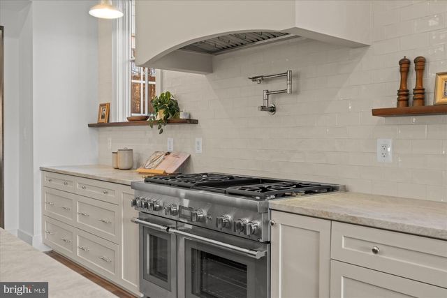 14 W BELLEFONTE AVE, Alexandria, VA 22301