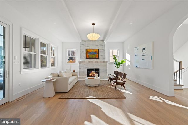 14 W BELLEFONTE AVE, Alexandria, VA 22301