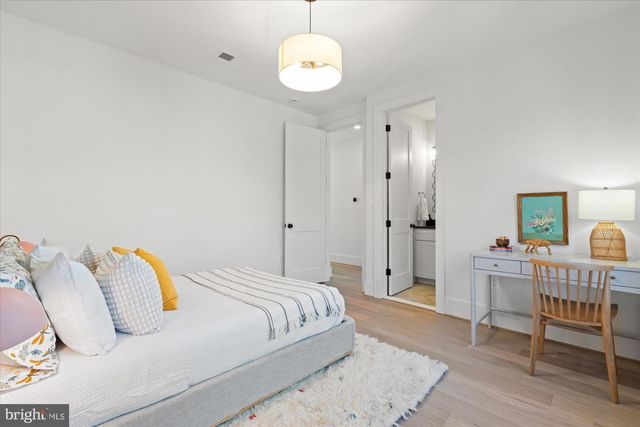 14 W BELLEFONTE AVE, Alexandria, VA 22301