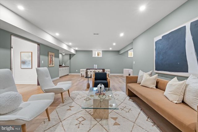 14 W BELLEFONTE AVE, Alexandria, VA 22301