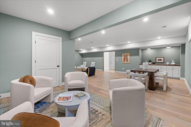 14 W BELLEFONTE AVE, Alexandria, VA 22301