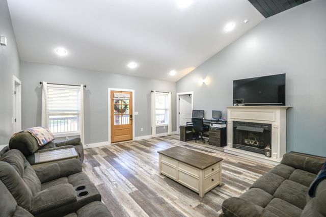 838 Old West Point Rd, Smithville, TN 37166