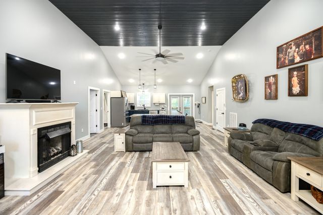 838 Old West Point Rd, Smithville, TN 37166