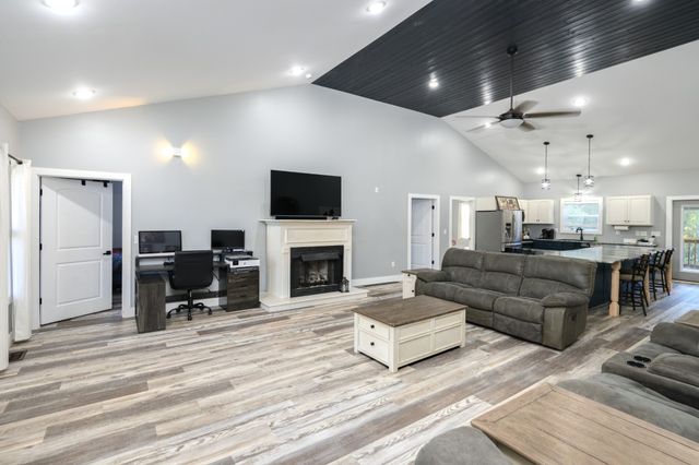 838 Old West Point Rd, Smithville, TN 37166