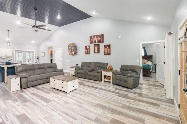 838 Old West Point Rd, Smithville, TN 37166