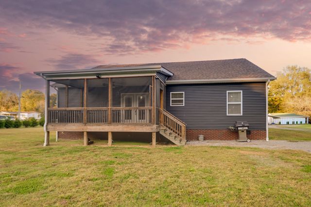 838 Old West Point Rd, Smithville, TN 37166