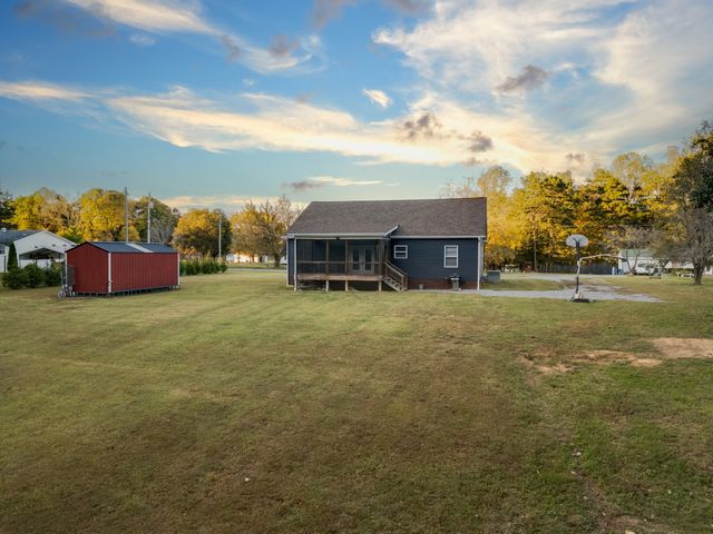 838 Old West Point Rd, Smithville, TN 37166
